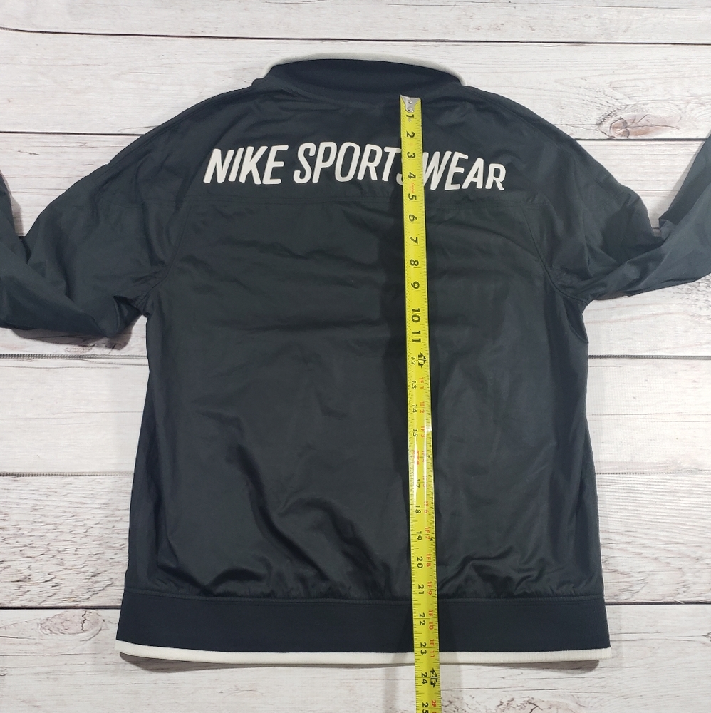 Nike black and white size xsmall womens jacket - Picture 4 of 7